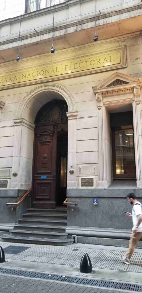 25 de mayo 245 - CAMARA NACIONAL ELECTORAL - puerta