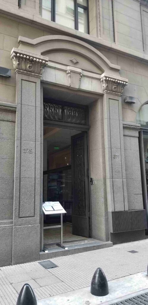 25 de mayo 375 - puerta