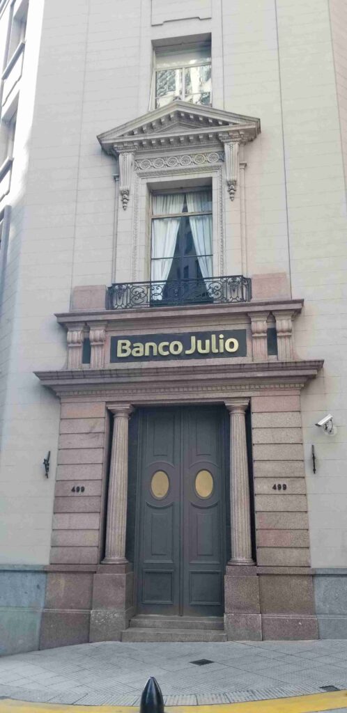 25 de mayo 499 - Banco Julio - puerta