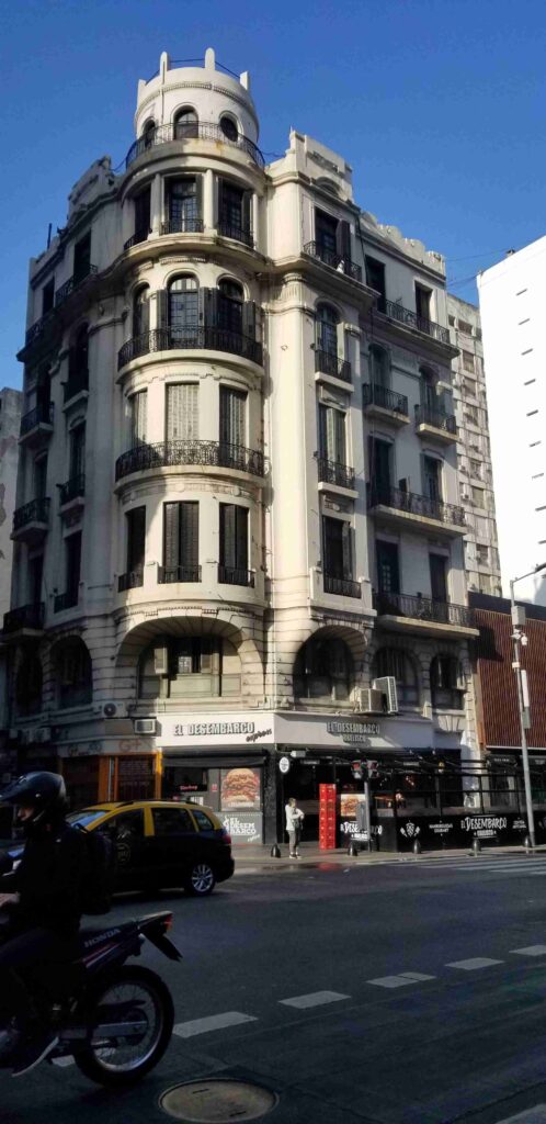 Av. Corrientes 1200
