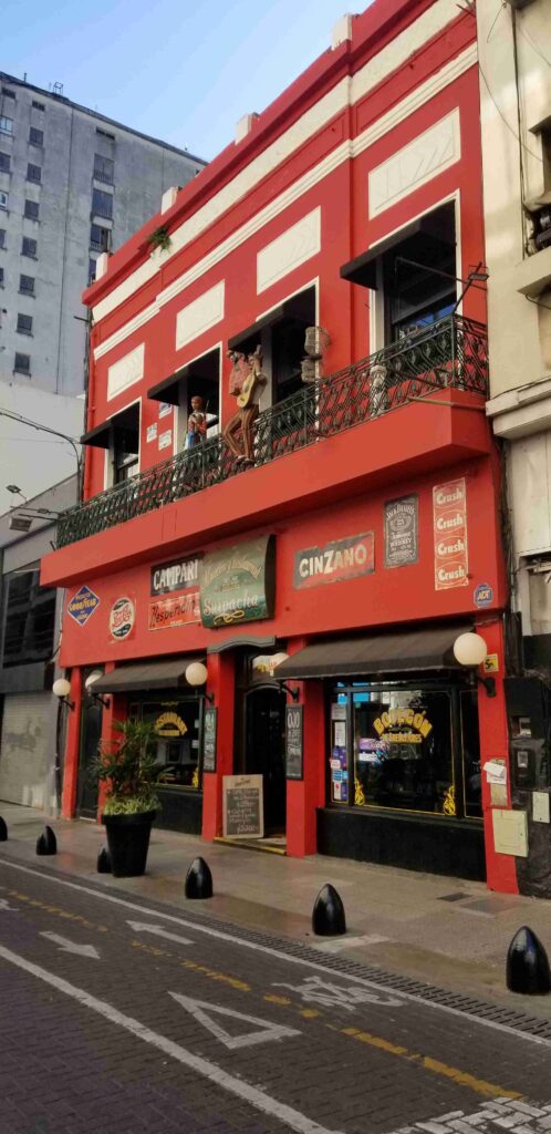 Bar - Restaurant - Suipacha al 500