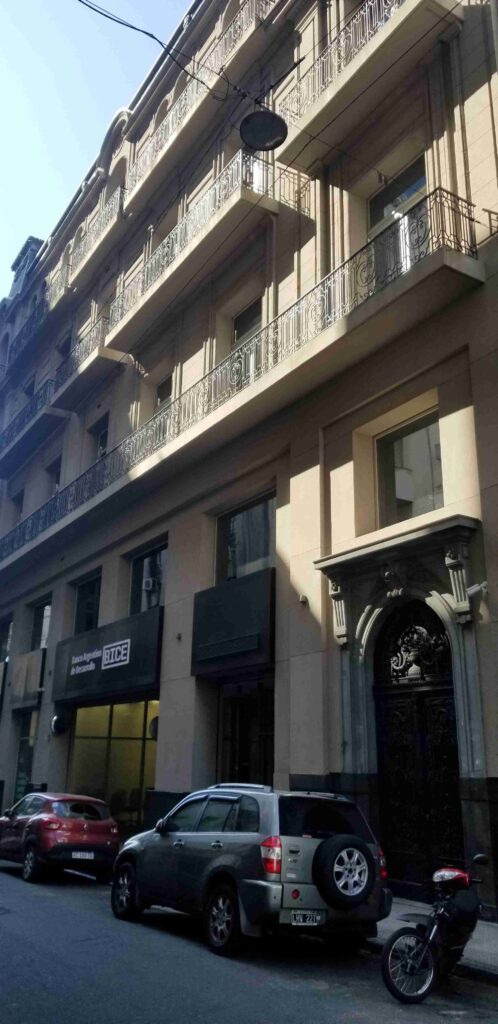 Mitre al 500 - Estilo
