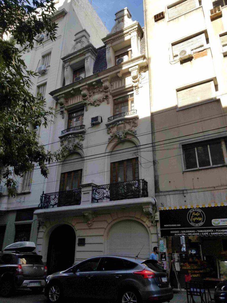 Montevideo al 600