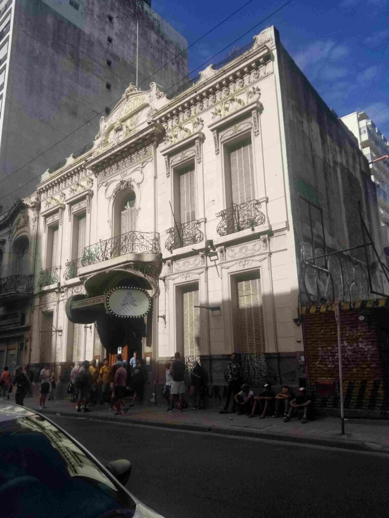 Rodrgiguez Peña al 300