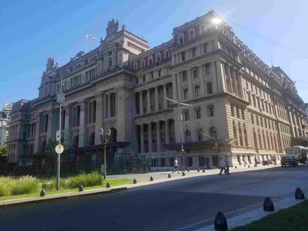 Talcahuano al 600 - Palacio de Justicia