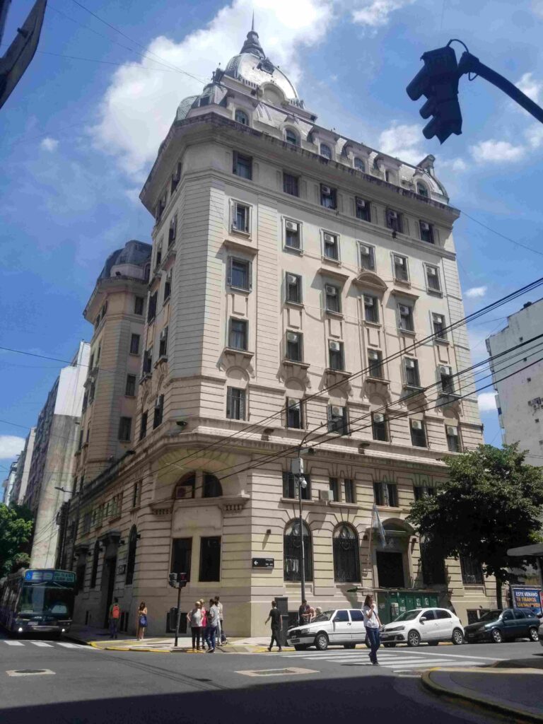 Uruguay al 700
