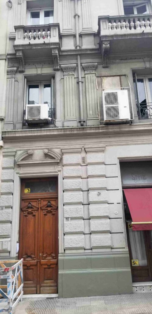 Av. Rivadavia 1101 - 3