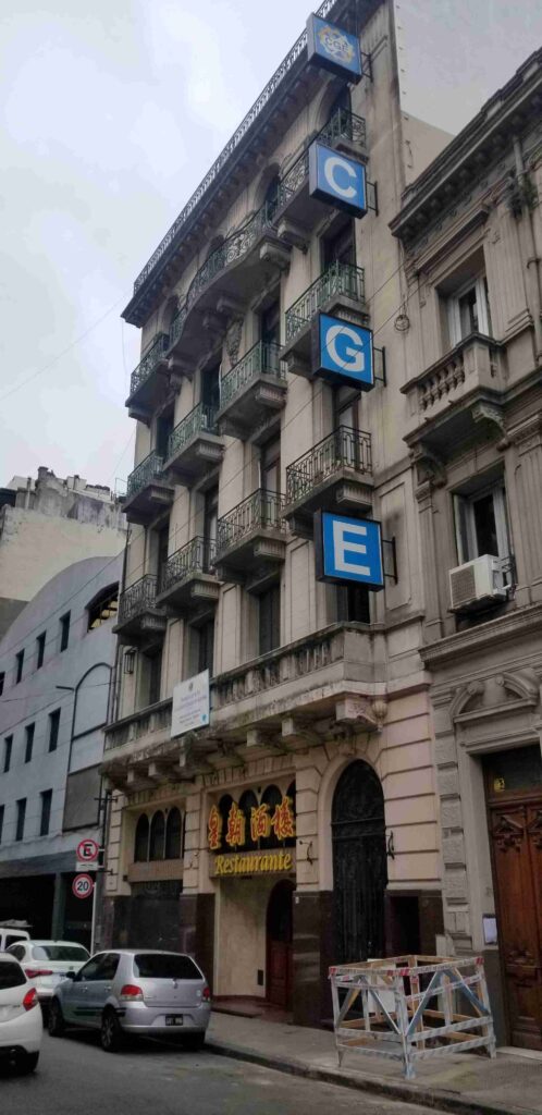 Av. Rivadavia 1115 - 1