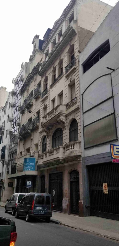 Av. Rivadavia 1141 - 1