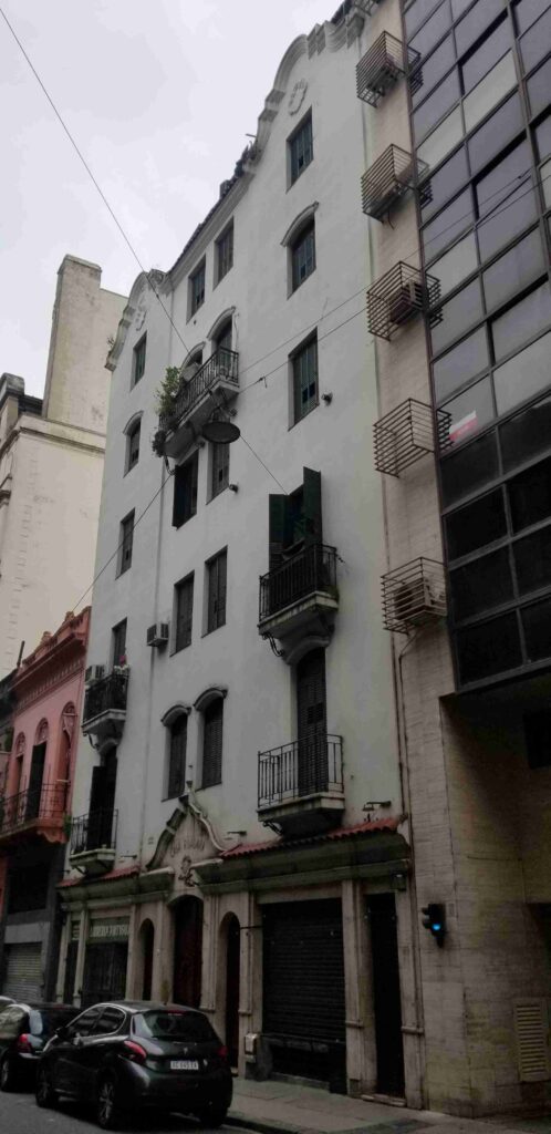 Av. Rivadavia 1167 - 1