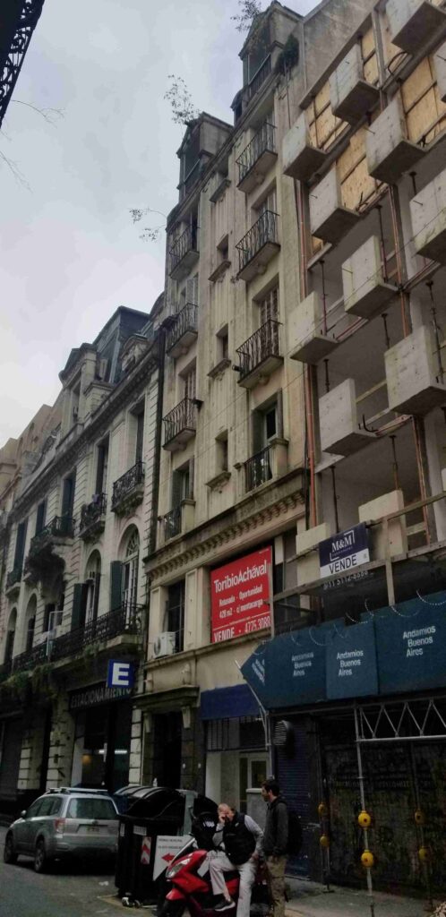 Av. Rivadavia 1227 - 1