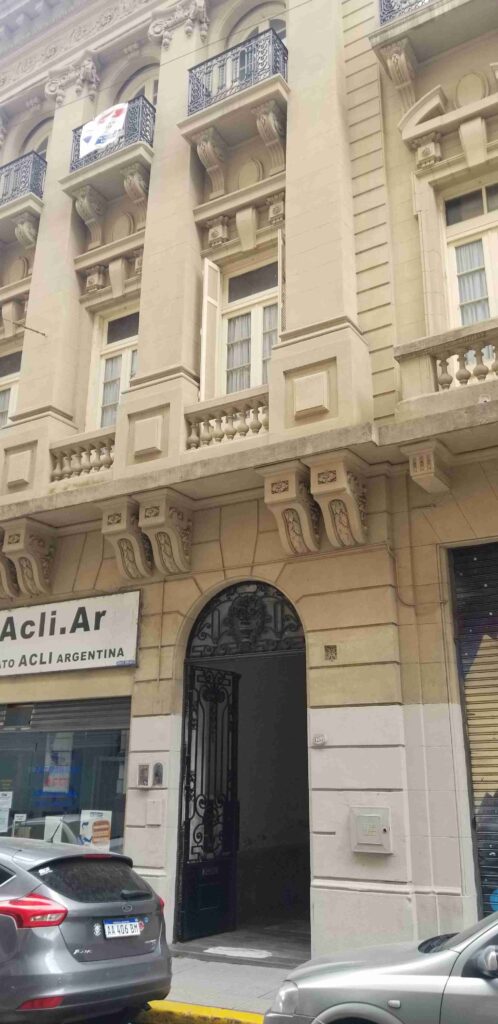 Av. Rivadavia 1253 - 2