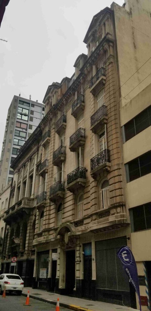 Av. Rivadavia 755 - 1