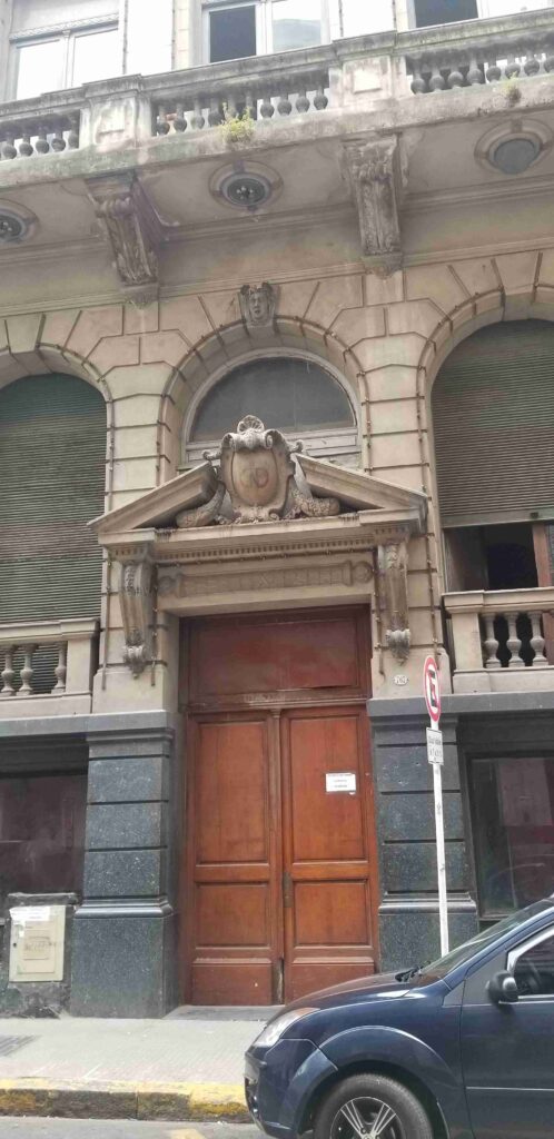 Av. Rivadavia 767 - 2